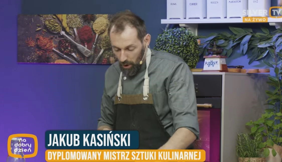 Jakub Kasiński w kuchni