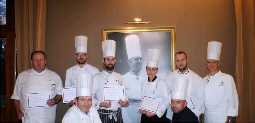 Jakub Kasiński w kuchni